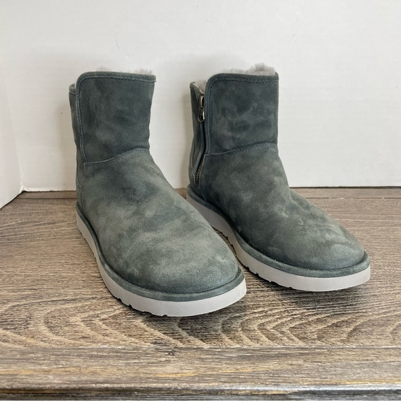 UGG Abree Ankle Boots Side zip. Size 7. Suede leather. Pre-owned - Picture 1 of 8